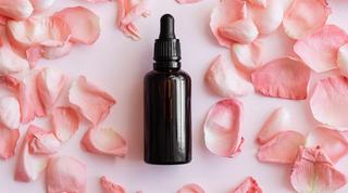 Huile essentielle et eau florale, quelles différences ?