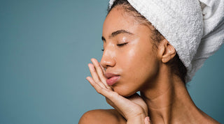 Comment faire un bain d'huile visage et cheveux ?
