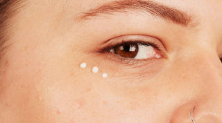 Comment appliquer un soin contour des yeux efficacement ?