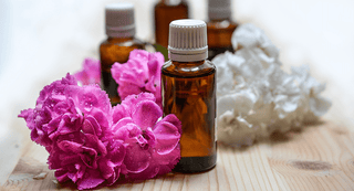 Huile démaquillante : 5 astuces pour bien la choisir